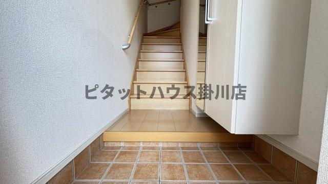 袋井市国本アパート 玄関