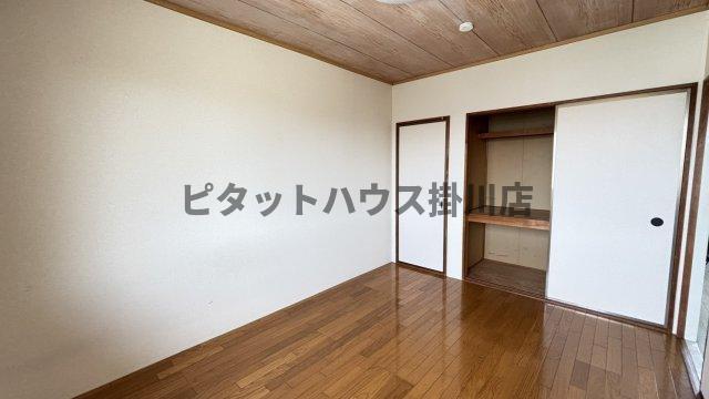袋井市久能アパート リビング