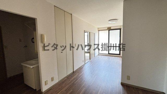 袋井市葵町アパート リビング