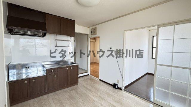 袋井市久能アパート リビング