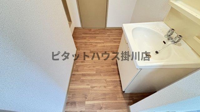 袋井市葵町アパート 室内
