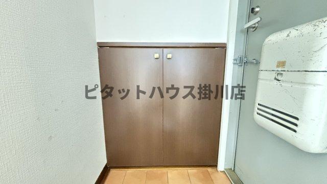 袋井市久能アパート 玄関