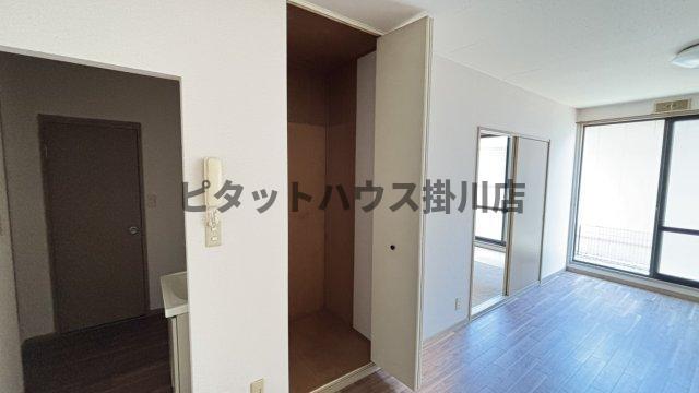 袋井市葵町アパート 室内