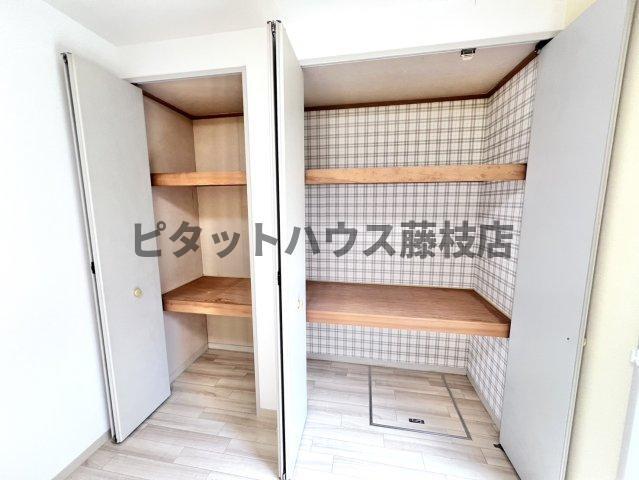 焼津市焼津アパート 収納