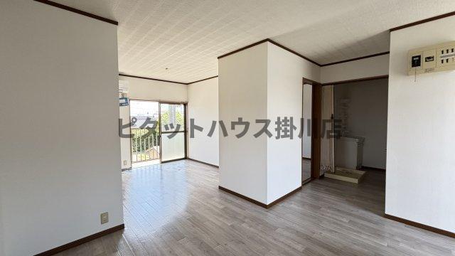 袋井市久能アパート リビング