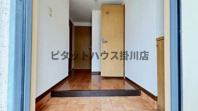 掛川市下垂木マンション 玄関
