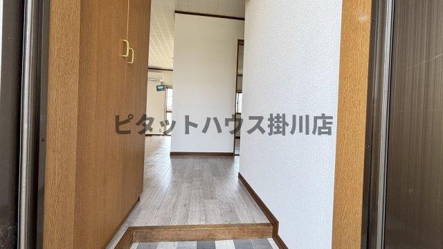 袋井市久能アパート 玄関