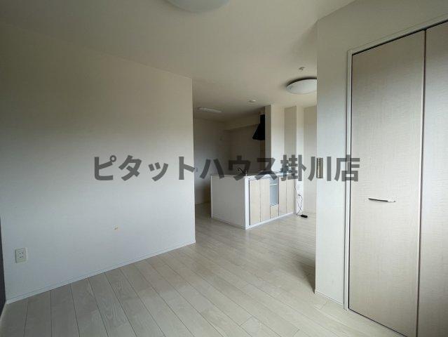 磐田市三ケ野台アパート リビング