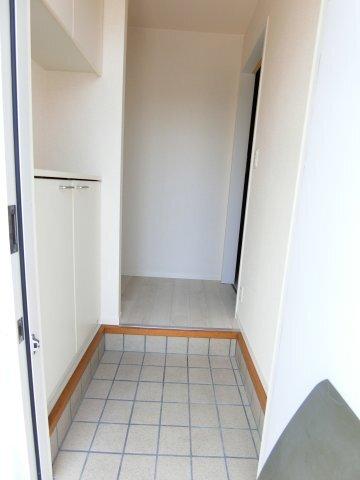 掛川市初馬アパート 玄関