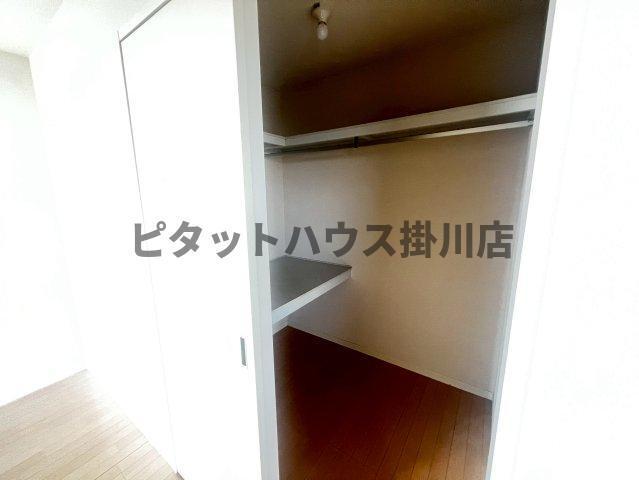 磐田市高見丘アパート 収納