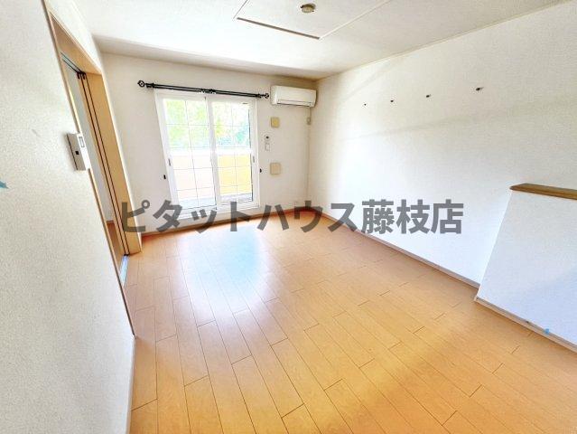 藤枝市緑の丘アパート リビング