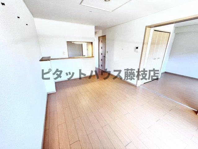 藤枝市緑の丘アパート リビング