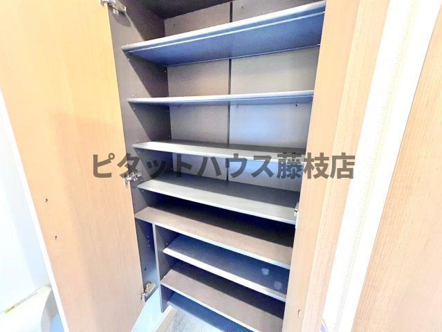 焼津市三ケ名アパート 収納
