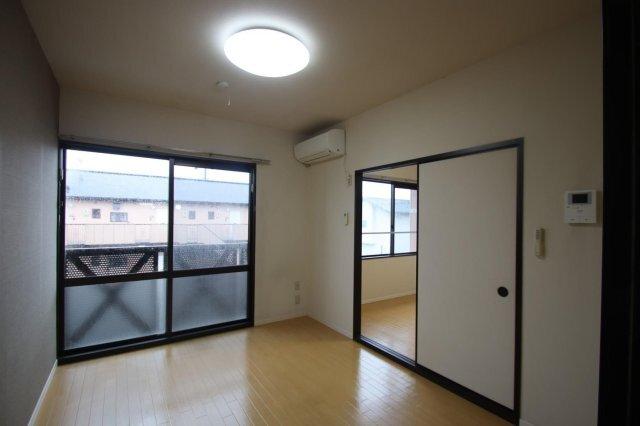 袋井市泉町アパート リビング