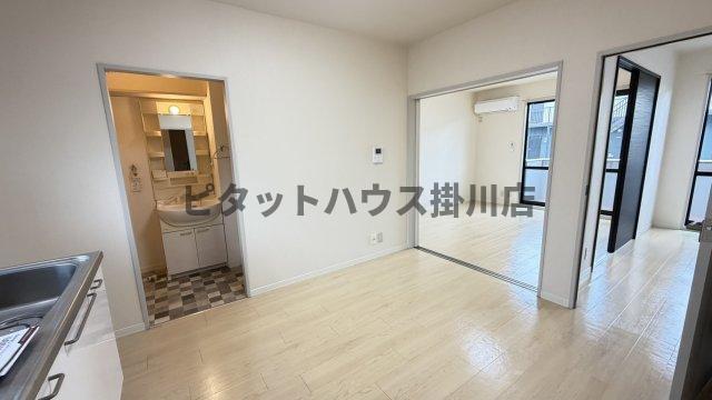 菊川市赤土アパート リビング
