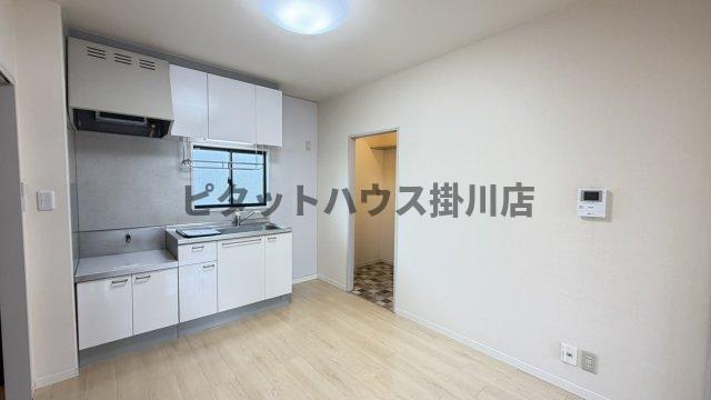 菊川市赤土アパート リビング