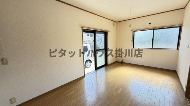 掛川市下俣一戸建 リビング