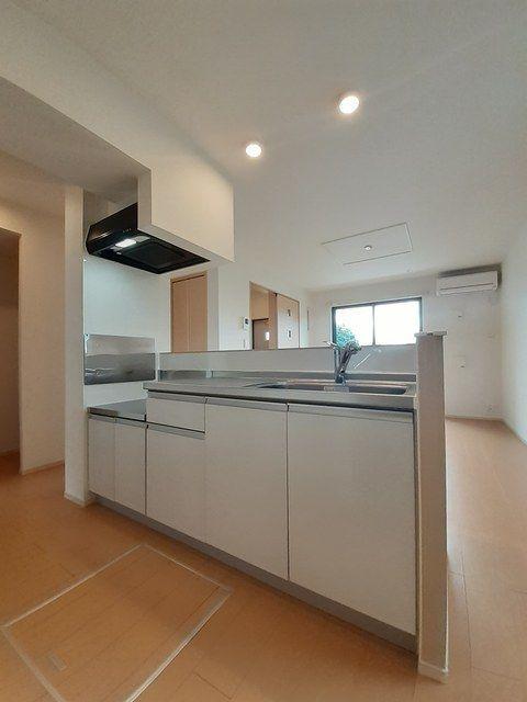 磐田市三ケ野台アパート キッチン