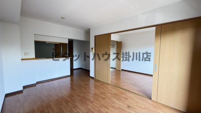 掛川市高御所マンション リビング