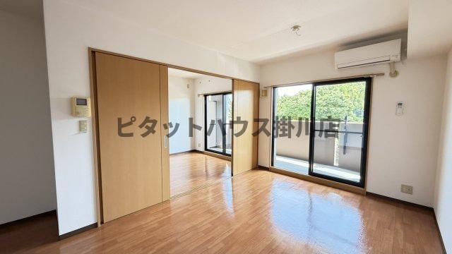 掛川市高御所マンション リビング