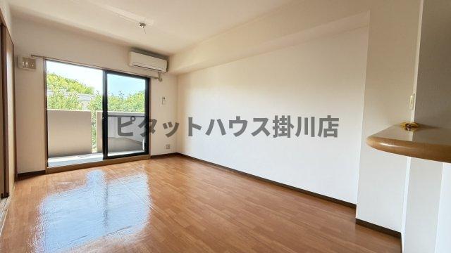 掛川市高御所マンション リビング