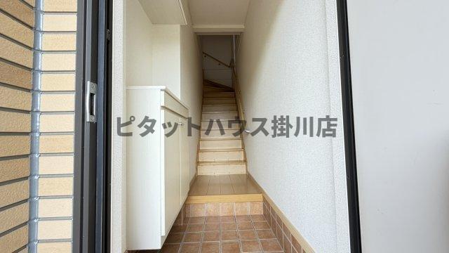 掛川市平野アパート 玄関