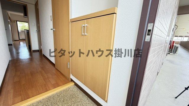 掛川市高御所マンション 玄関