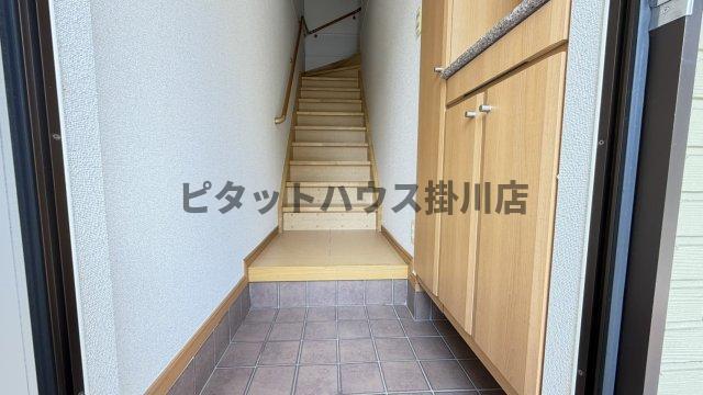 袋井市豊沢アパート 玄関
