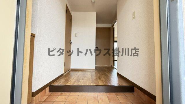 掛川市下垂木マンション 玄関