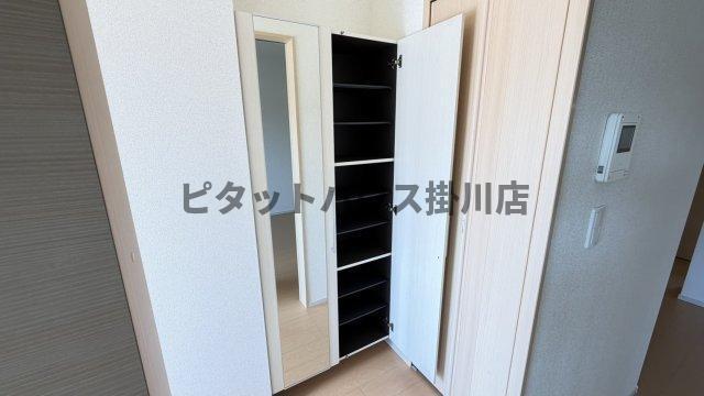 掛川市大池アパート 収納