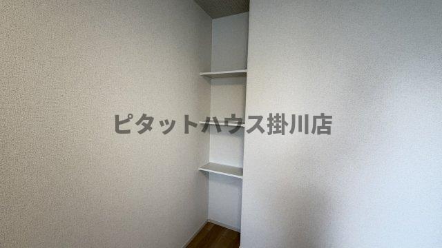 掛川市細田アパート 収納