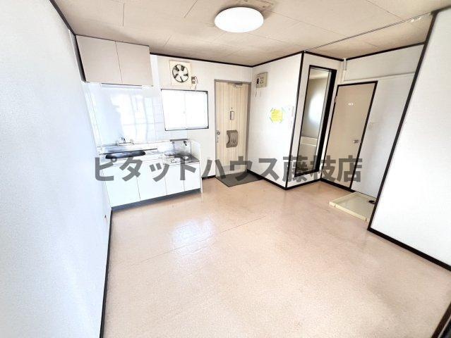藤枝市高洲アパート リビング