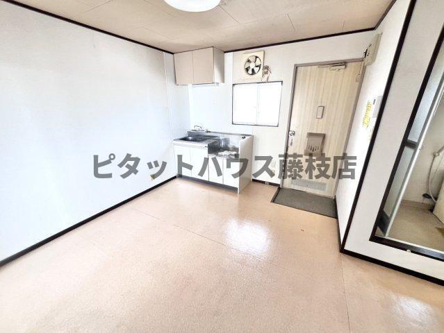 藤枝市高洲アパート リビング