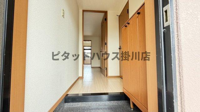 袋井市上山梨アパート 玄関