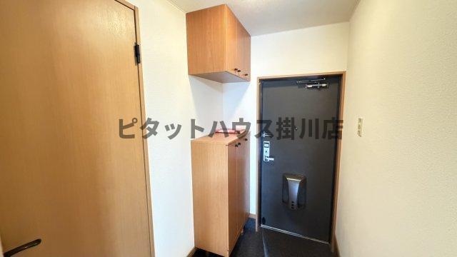 袋井市上山梨アパート 玄関