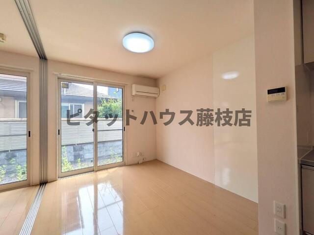 藤枝市五十海アパート リビング