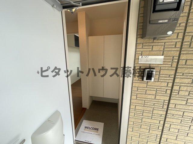 焼津市八楠アパート 玄関