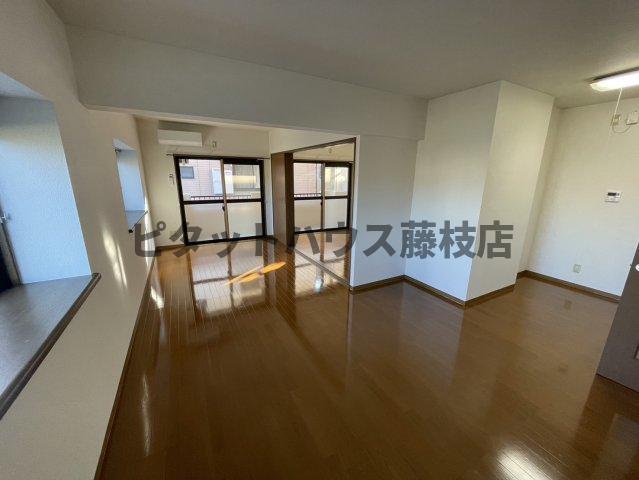 焼津市柳新屋マンション リビング
