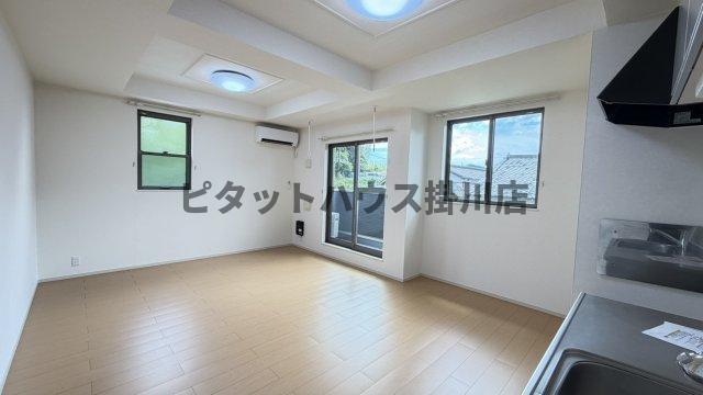 掛川市上張アパート リビング