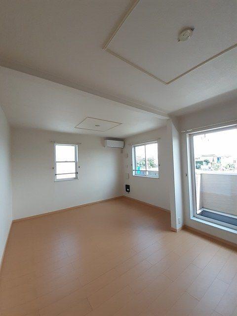 袋井市村松アパート リビング