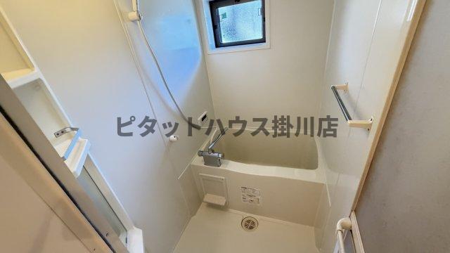 掛川市成滝アパート バス／シャワー