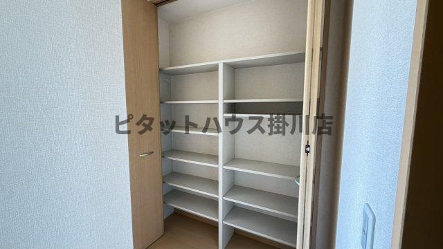 掛川市成滝アパート 収納