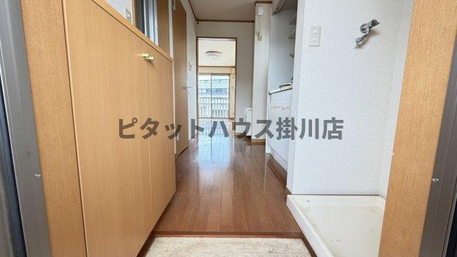 掛川市高御所アパート 玄関