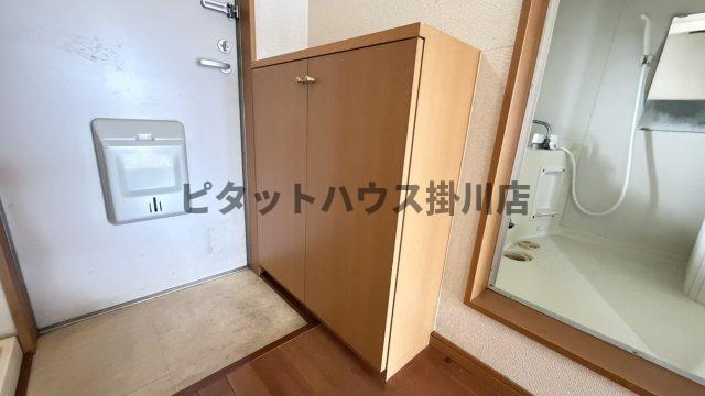 掛川市高御所アパート 玄関