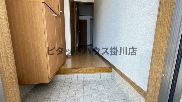 掛川市上西郷アパート 玄関