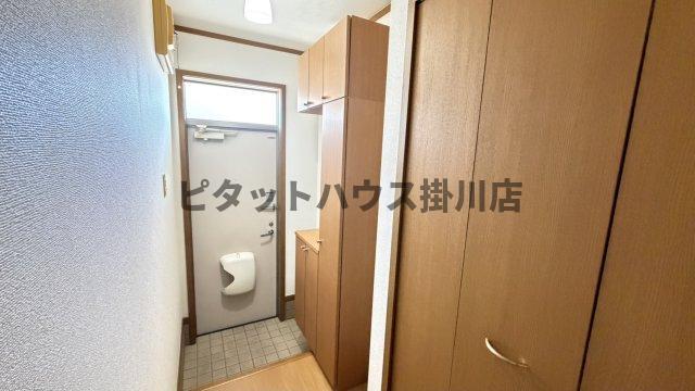 掛川市上西郷アパート 玄関
