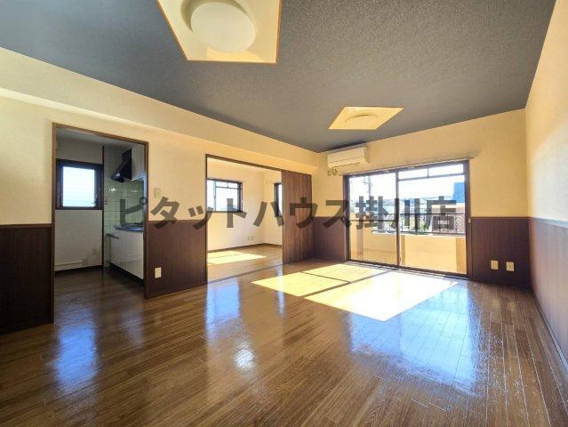 掛川市亀の甲アパート リビング