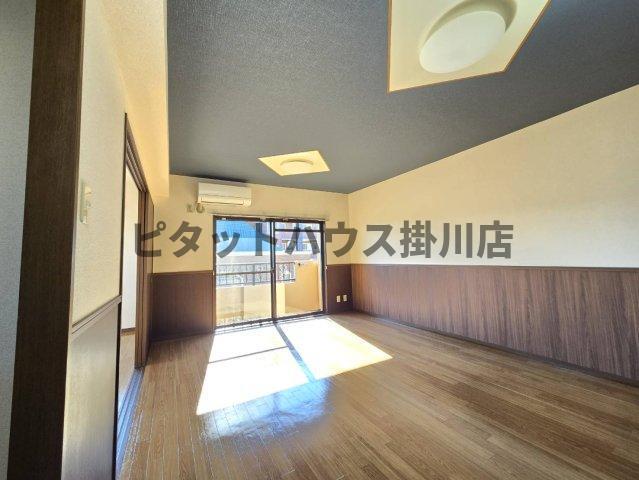 掛川市亀の甲アパート リビング