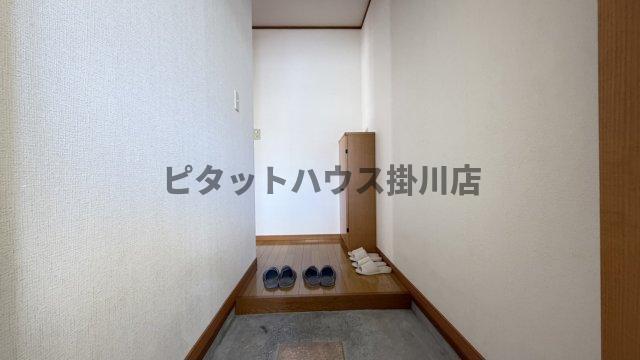 袋井市高尾アパート 玄関
