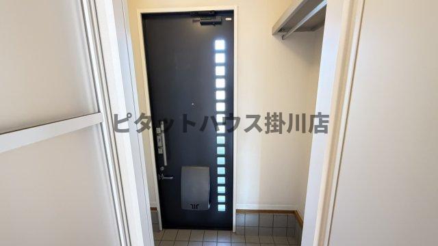 菊川市西方アパート 玄関